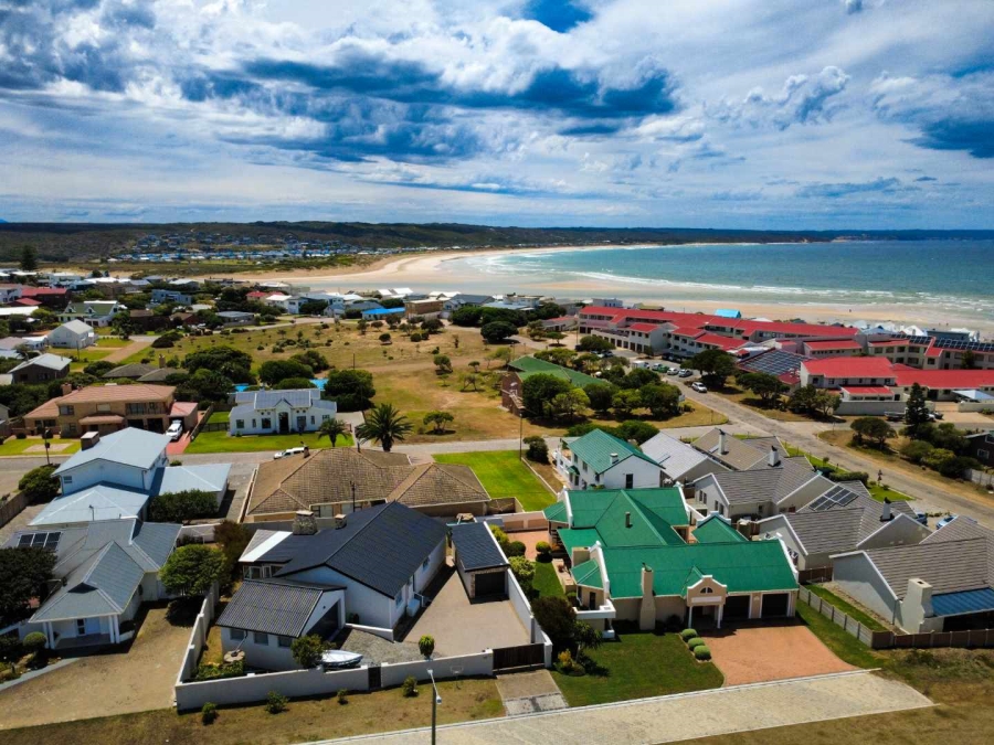 4 Bedroom Property for Sale in Stilbaai Wes Western Cape